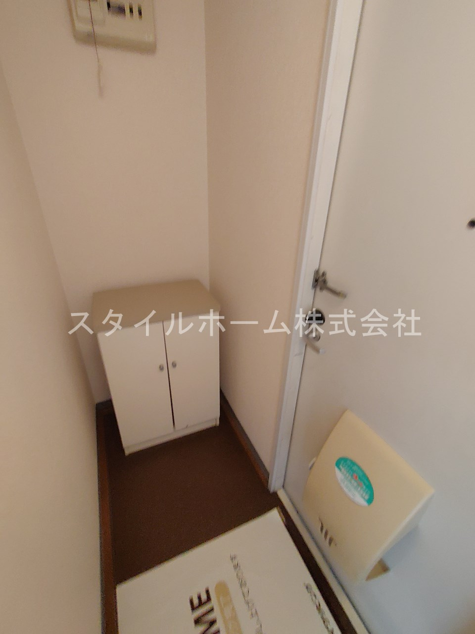 フレグランス三ツ相　A棟の玄関