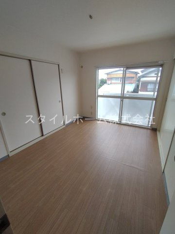 フレグランス三ツ相　A棟の居間・リビング