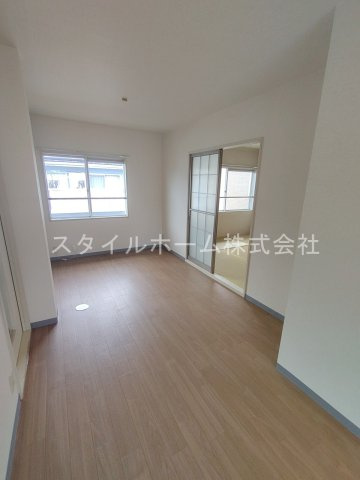 フレグランス三ツ相　A棟の居間・リビング