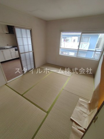 フレグランス三ツ相　A棟の和室