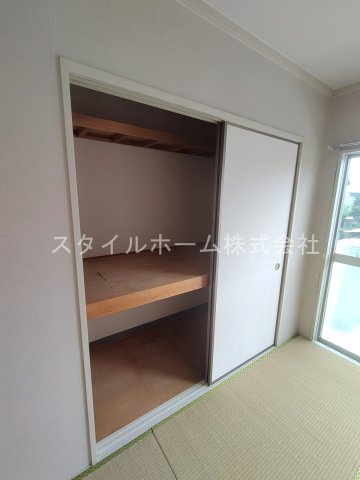 フレグランス三ツ相　A棟の収納