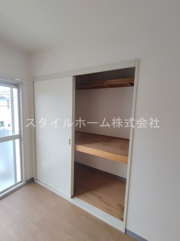 フレグランス三ツ相　A棟の収納