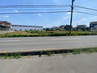 【前面道路含む現地写真】