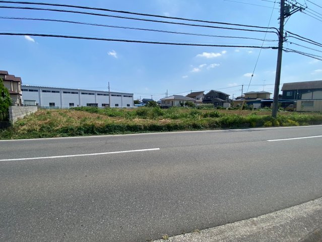 日高市駒寺野新田　建築条件なし売地　「西大家駅」徒歩25分の前面道路含む現地写真