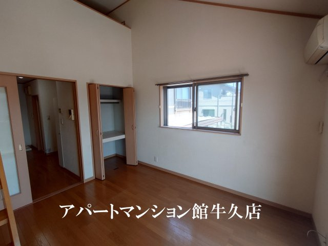 サントロぺBの居間・リビング