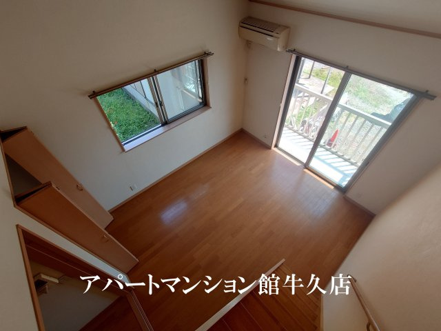 サントロぺBの居間・リビング