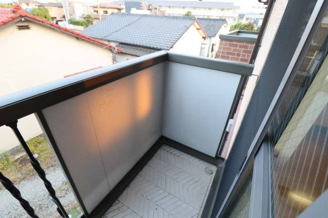 熊本市南区八幡６丁目のアパートのバルコニー
