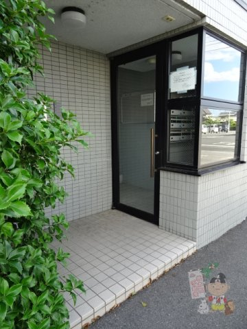 スリーサンズのエントランス
