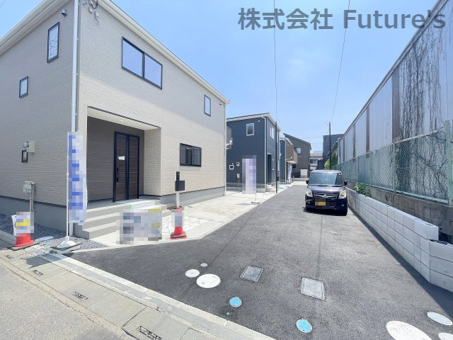 三郷市彦成1丁目　新築戸建　全3棟　1号棟の前面道路含む現地写真|前面道路含む現地写真です。
