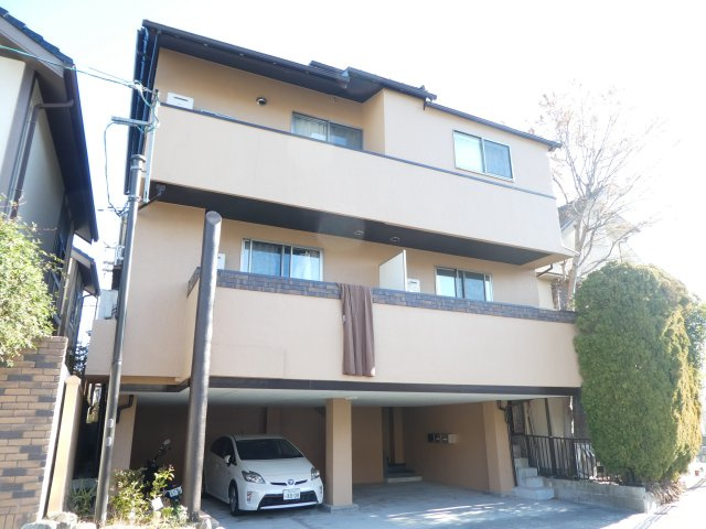 ファーストハイツの外観