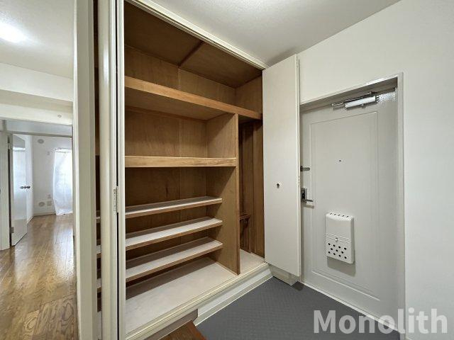 和泉市いぶき野３丁目の賃貸マンションの収納