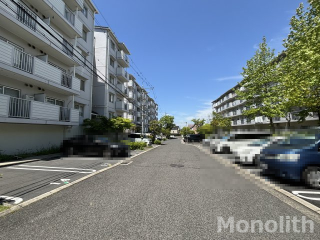 和泉市いぶき野３丁目の賃貸マンションの駐車場