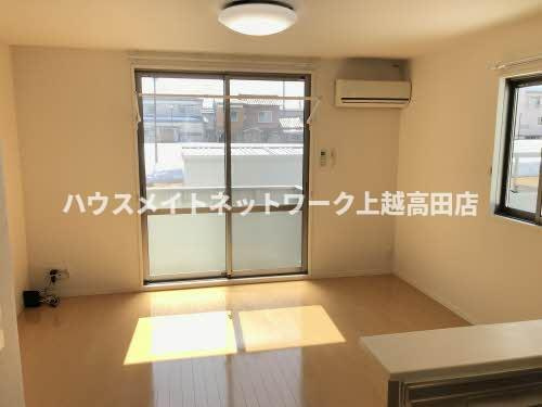 シャーメゾン高田Ｄの居間・リビング|ＬＤＫ11.8帖
