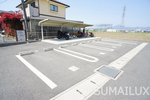 熊本市南区御幸西４丁目のアパートの駐車場
