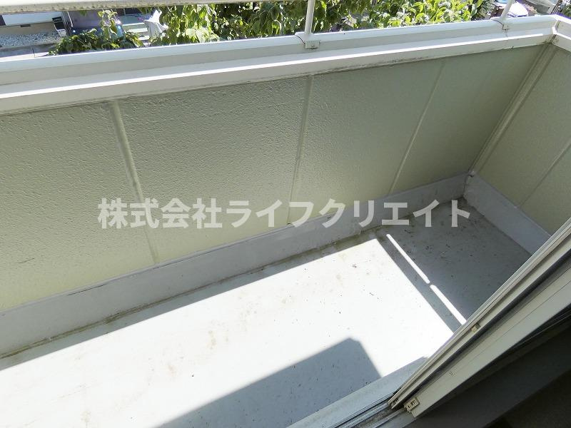 ブリージングタウン百草園のバルコニー