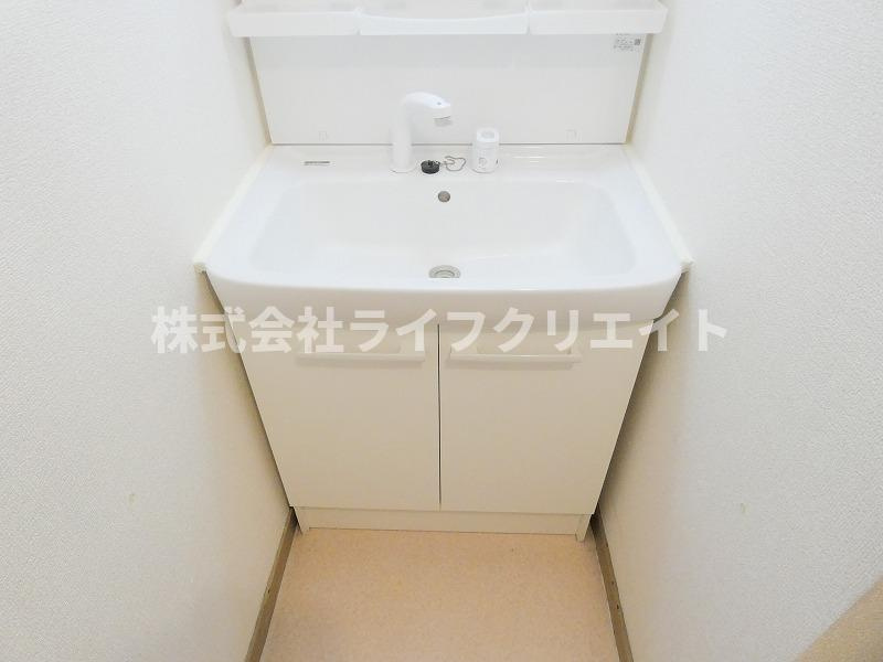 ブリージングタウン百草園の洗面所