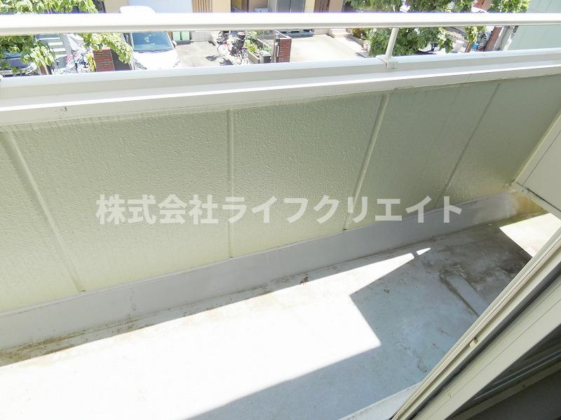 ブリージングタウン百草園のバルコニー