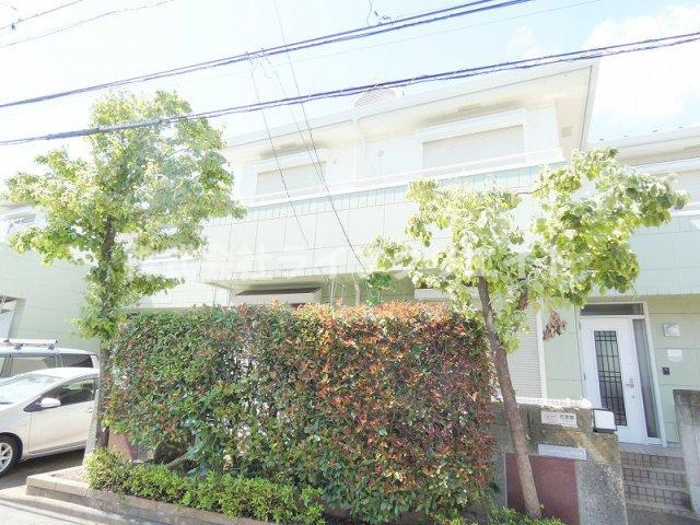 ブリージングタウン百草園の外観