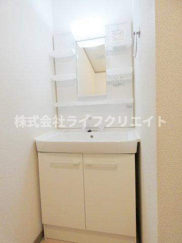 ブリージングタウン百草園の洗面所