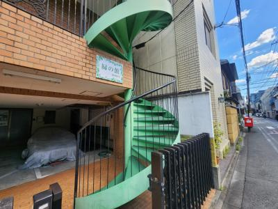 緑の館アネックスのエントランス