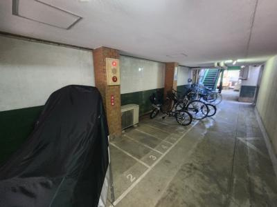 緑の館アネックスの駐車場|駐輪場