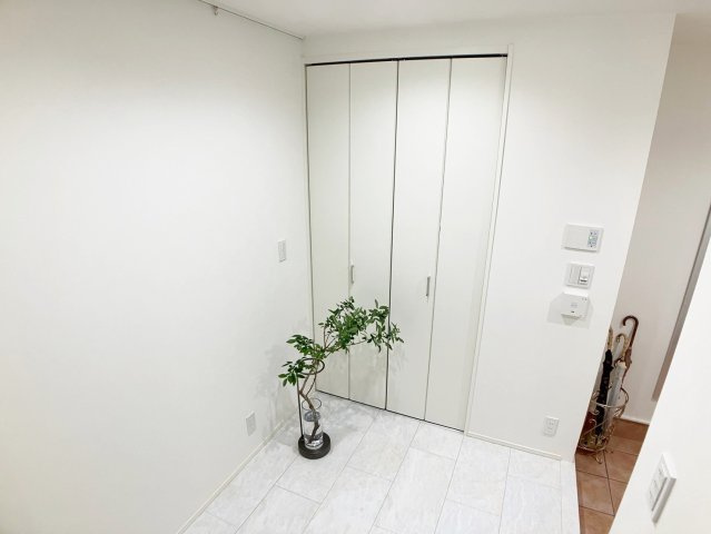 森南町2丁目 中古戸建の玄関