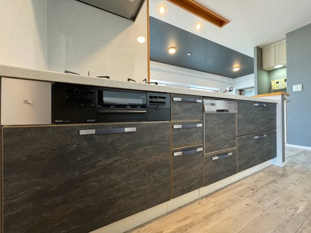 【キッチン】 | グローリー香芝Ⅳ番館 | 広々キッチン(^^)/高級感もありますよ♪