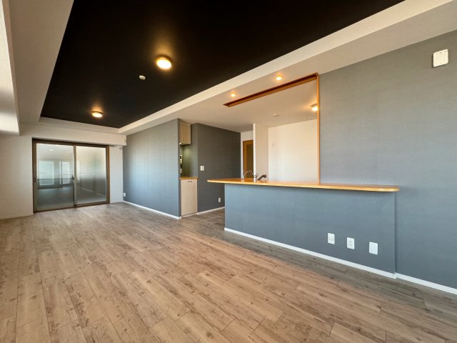 【居間・リビング】 | グローリー香芝Ⅳ番館 | ◆LDK25.6帖の広々リビング♪