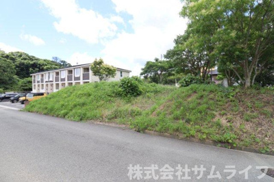【前面道路含む現地写真】 | 横田　131坪売地