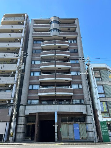 ■徒歩１０分圏内で２沿線利用可能■リノベーション完了■６階部分の南東角住戸■メロディーハイム二条城の外観|外観