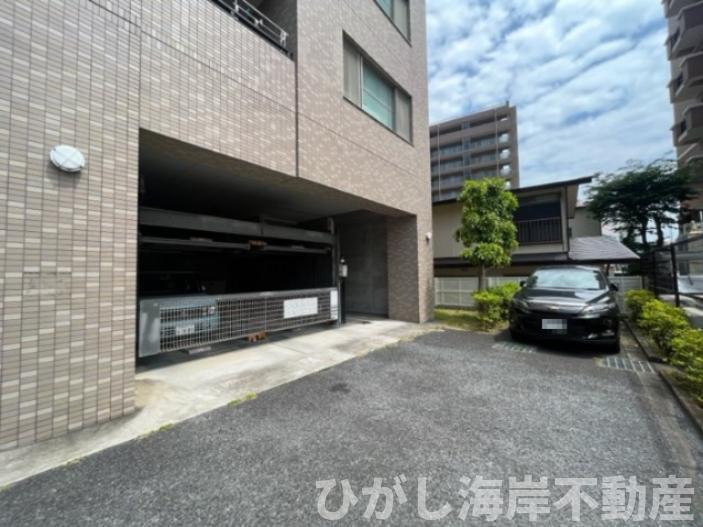 サーパス茅ヶ崎駅前の駐車場|敷地内　駐車場