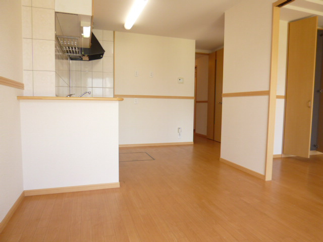 倉敷市連島町鶴新田のアパートの居間・リビング