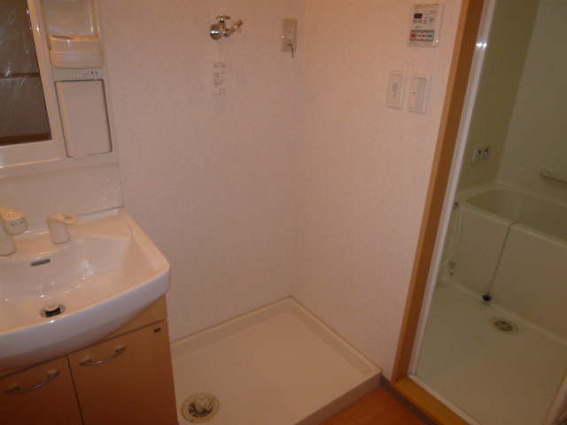 倉敷市連島町鶴新田のアパートのその他|洗濯機置場