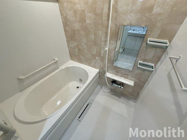 フレール鶴山台101号棟の浴室