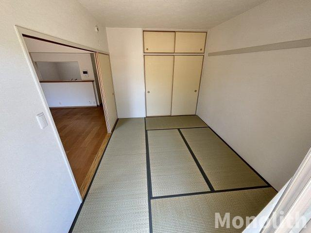 フレール鶴山台101号棟の和室
