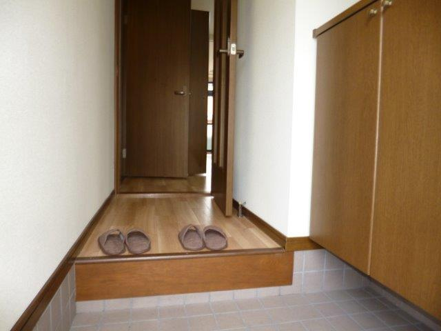 倉敷市白楽町のアパートの玄関