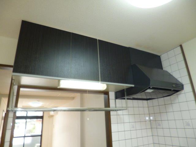 倉敷市白楽町のアパートのキッチン|キッチン上収納
