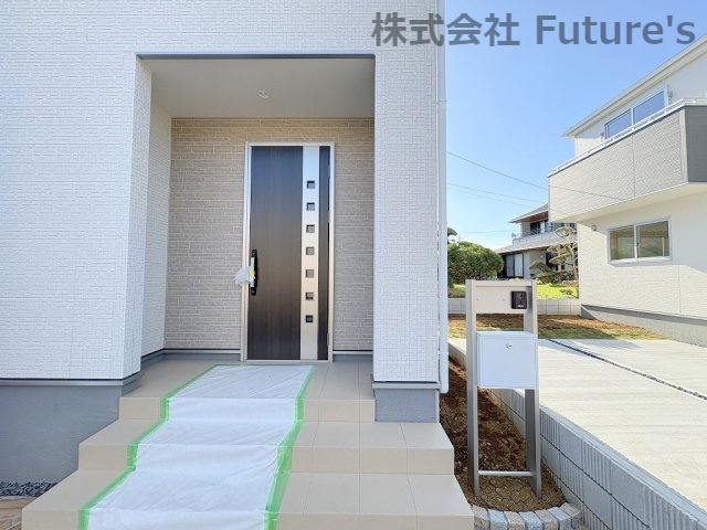 三郷市上口1丁目　新築戸建　全6棟　1号棟のエントランス|玄関アプローチ