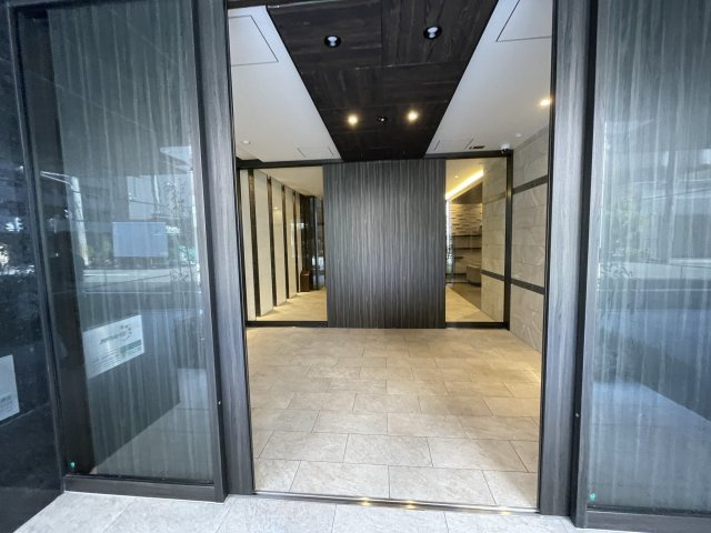 スプランディッド難波SOUTHのエントランス