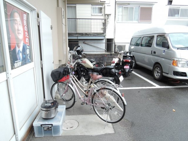 カセイハイツの駐車場