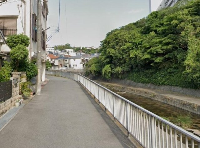 神戸市垂水区西舞子9丁目　中古戸建　収益の前面道路含む現地写真