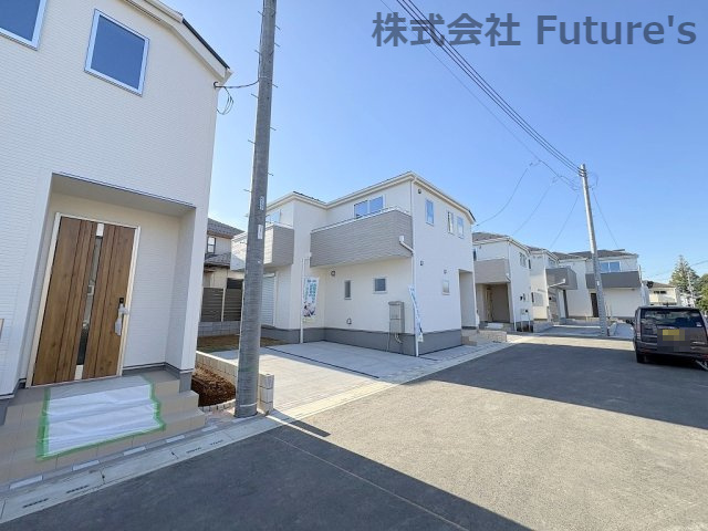 三郷市上口1丁目　新築戸建　全6棟　4号棟の前面道路含む現地写真|前面道路含む現地写真です。