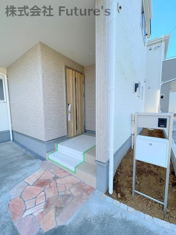 三郷市上口1丁目　新築戸建　全6棟　4号棟のエントランス|玄関アプローチ