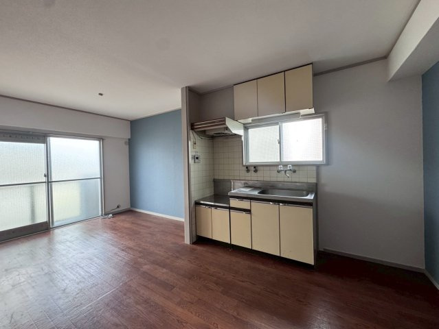 TMハイツ深江の居間・リビング