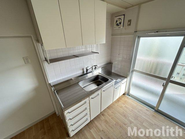 鶴山台25号棟のキッチン