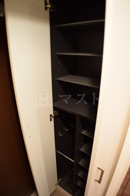 プレサンス難波幸町の収納
