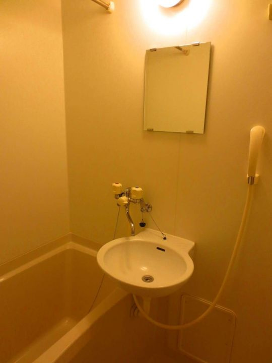 レオパレスサンクレール柏Bの浴室