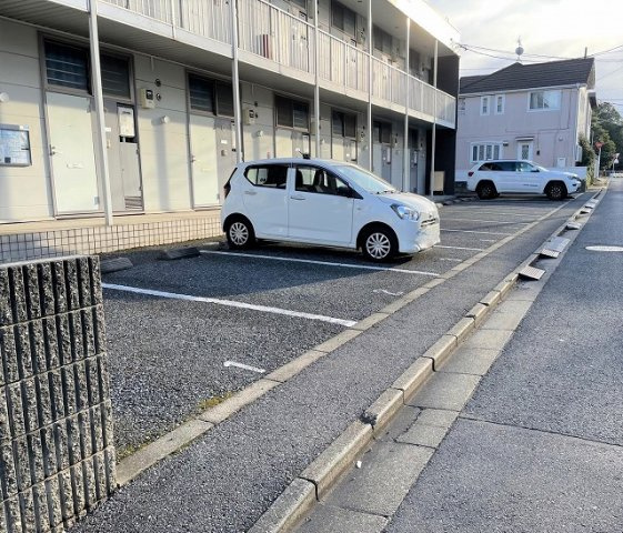 レオパレスサンハイムの駐車場|画像5