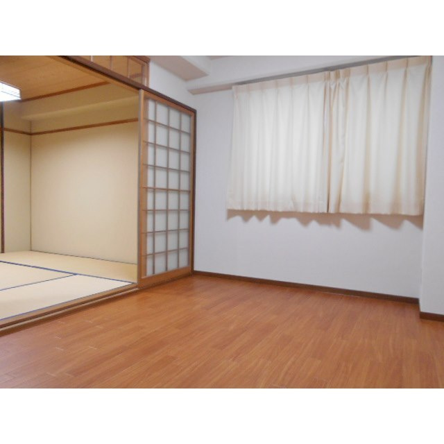毛利コーポⅡの居間・リビング|南洋室6帖