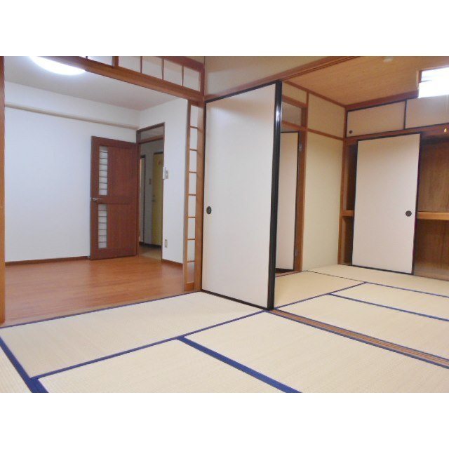 毛利コーポⅡの居間・リビング|西和室6帖